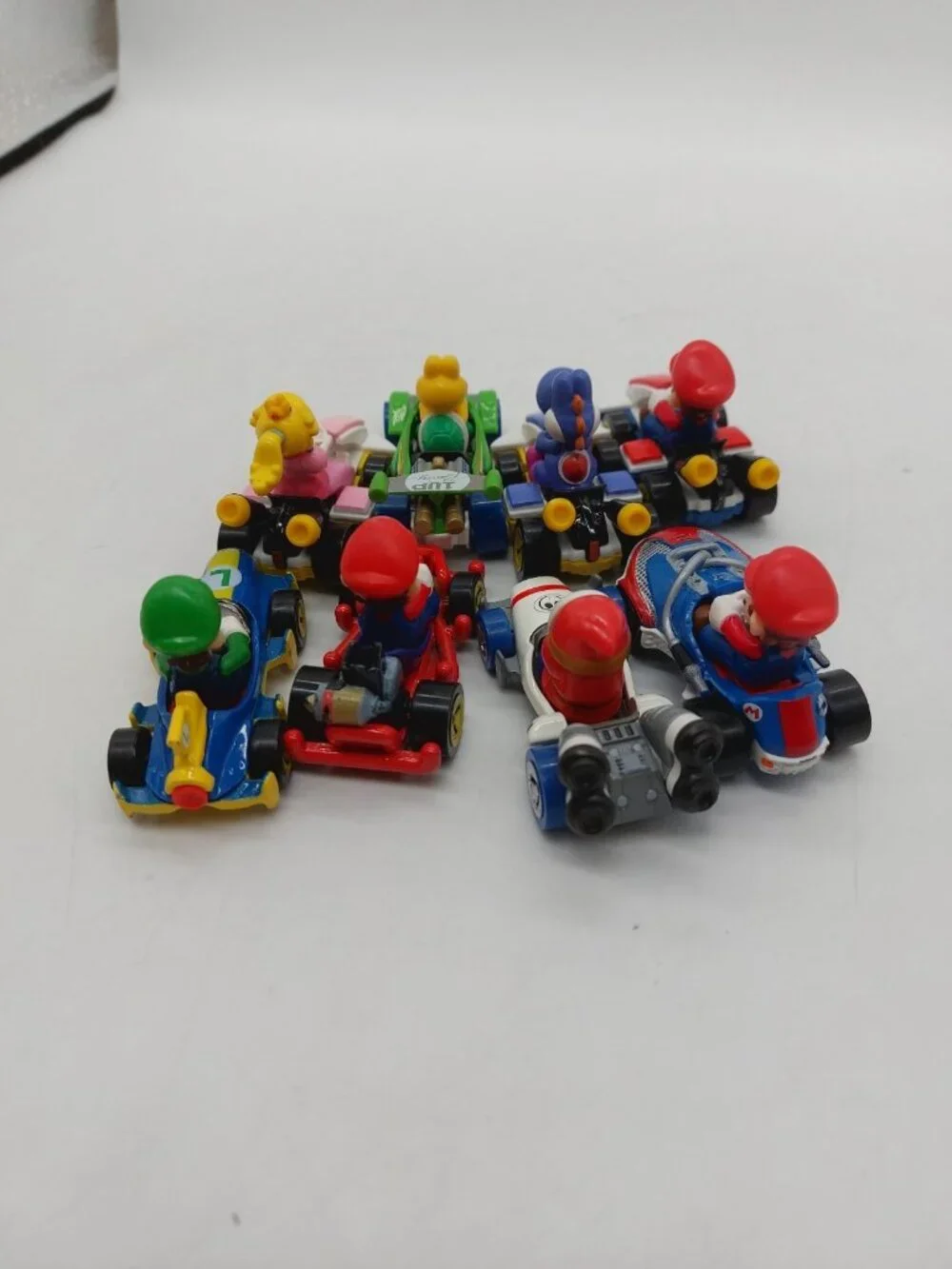 Hot Wheels Mario Kart Lot Of 8 Mario, Yoshi, Shy Guy, Peaches, Lugi, Koopa